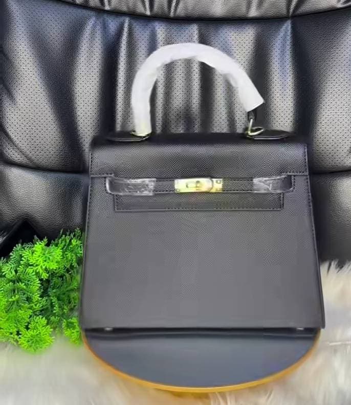 Hand bag