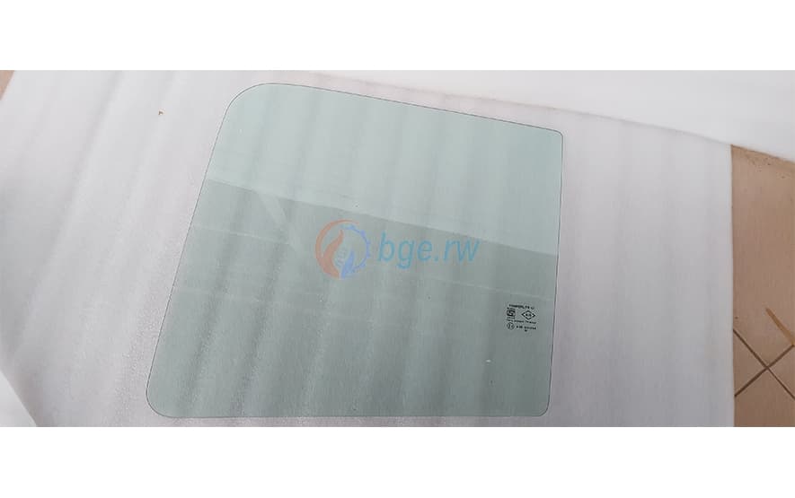 GLASS REAR DOOR WINDOW L