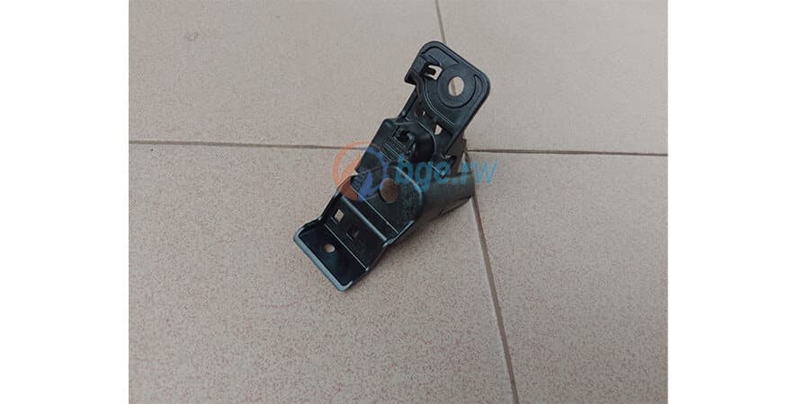 HOLDER, FR BUMPER FR RH