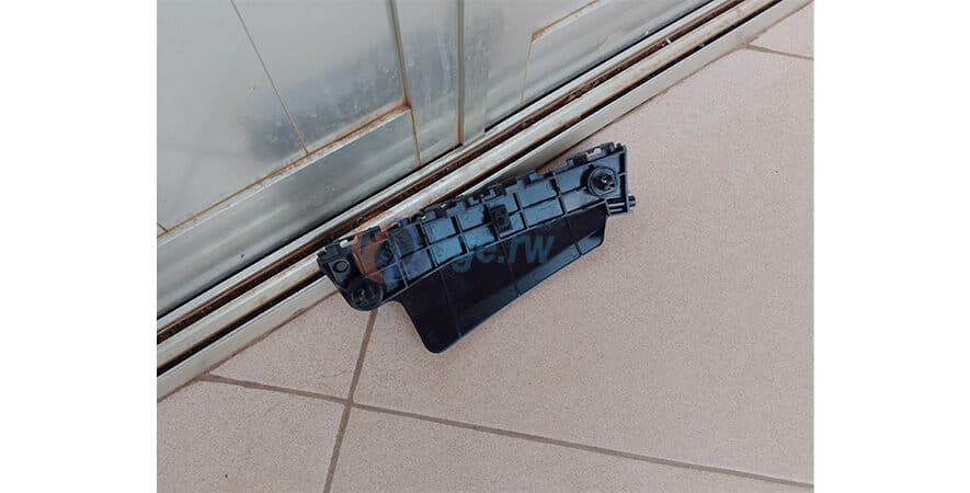 SUPPORT, FR BUMPER RH
