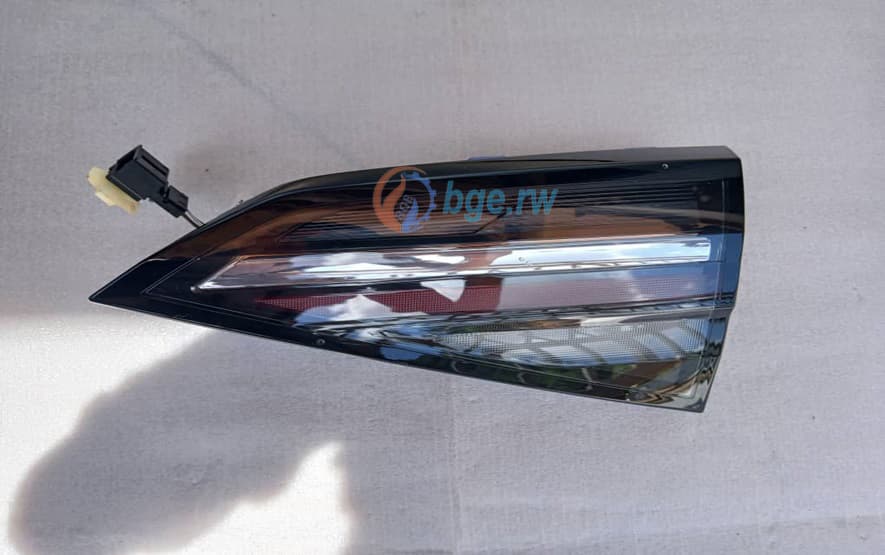 VIRTUS PANEL TAIL LAMP RH