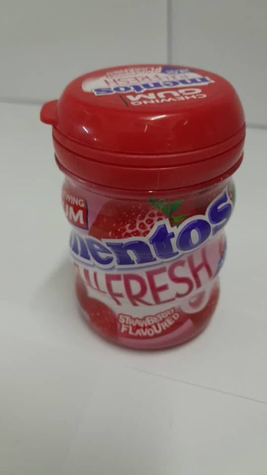 Mentos Strawberry Chewing Gum 61g