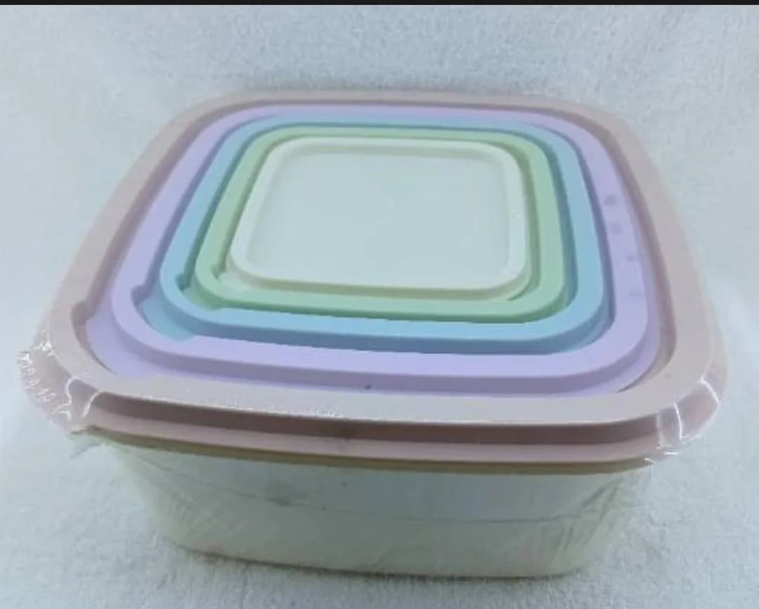 Plastic container 11