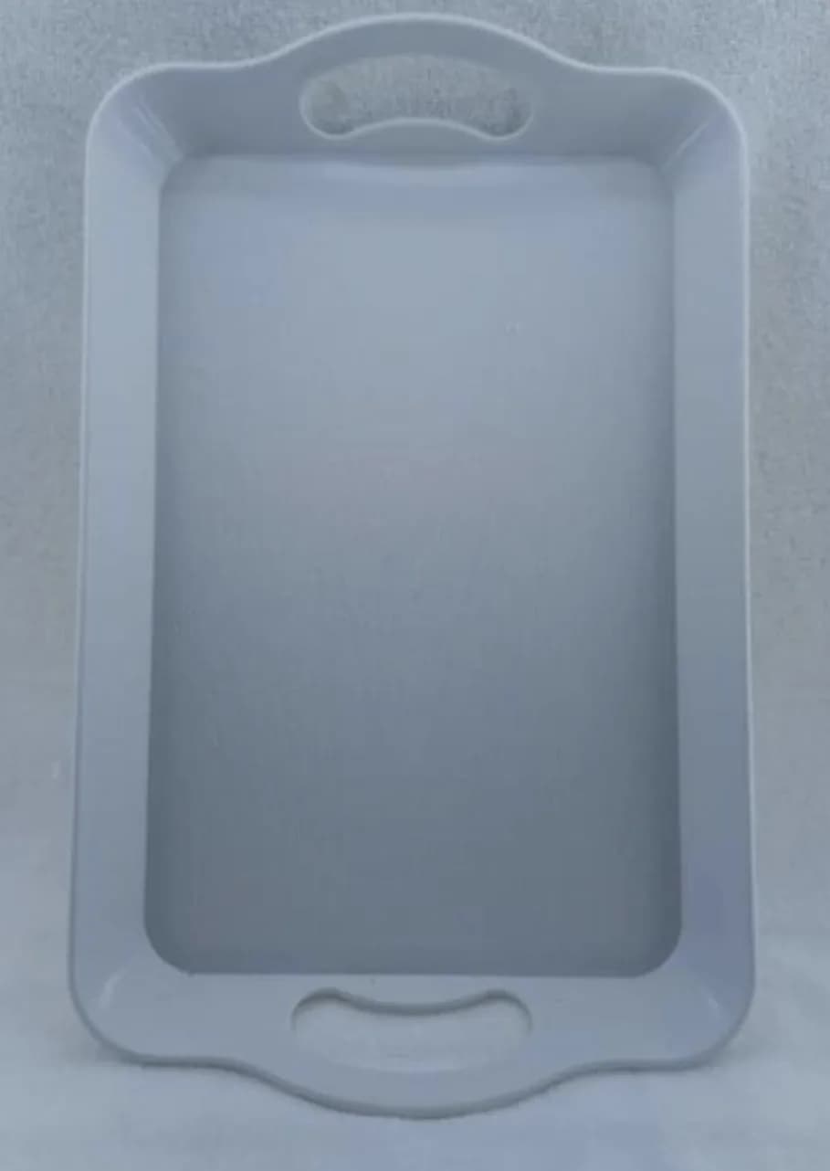 Plastic tray