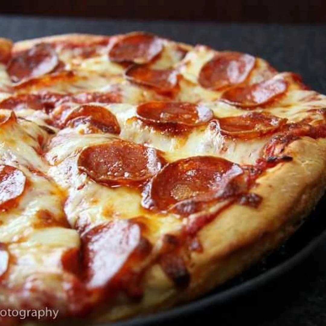 REGINA PIZZA LARGE(Pepperoni, Mushrooms & Cheese)