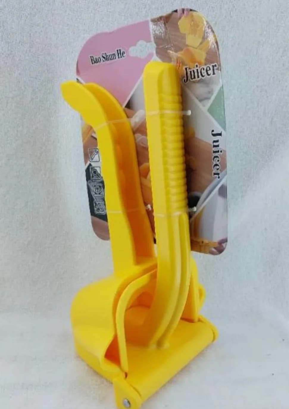 Plastic juicer