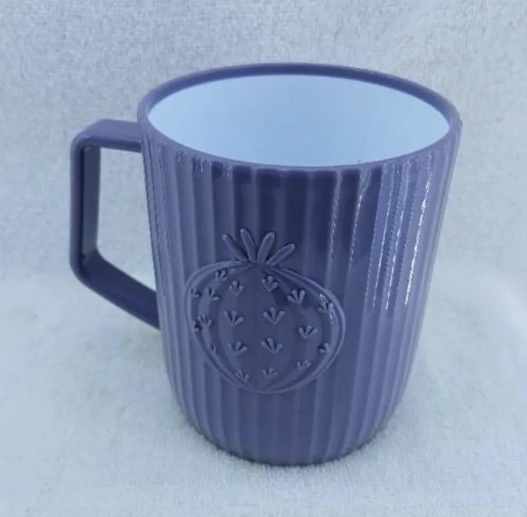 Plastic cup TT