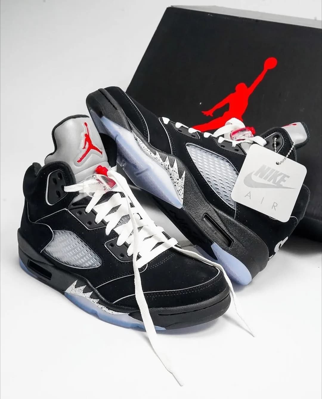 Air Jordan 5 Retro OG "Black Metallic Reimagined"