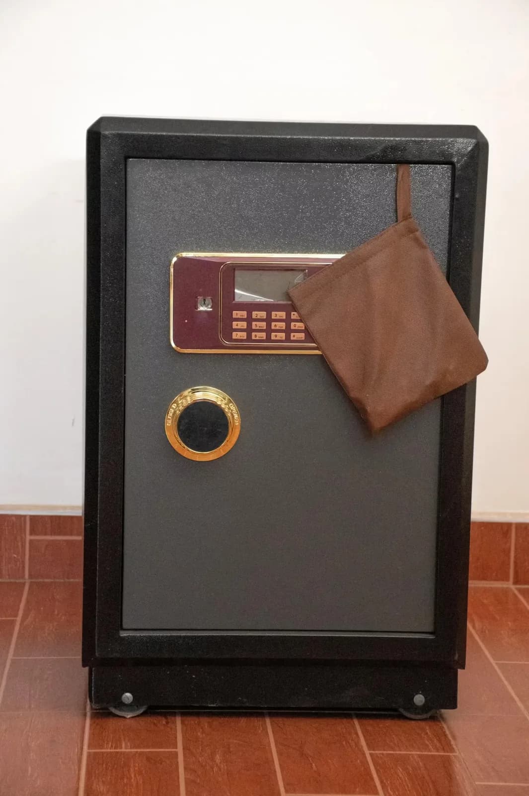SAFE BOX FE-560 (560x420x350) 65 KGS