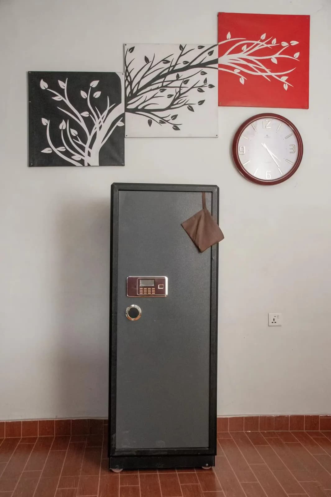 SAFE BOX FE-1500 (1500X570X500) 225 Kgs