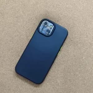 dual-textured rugged smartphone case .