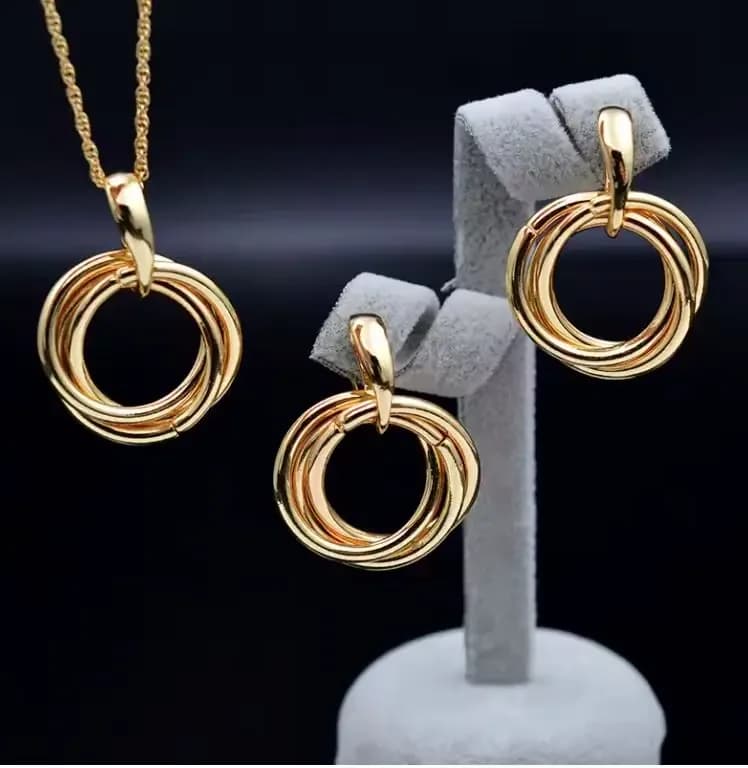 Chic Multi-Tone Interlocked Ring Necklace and Earring Set