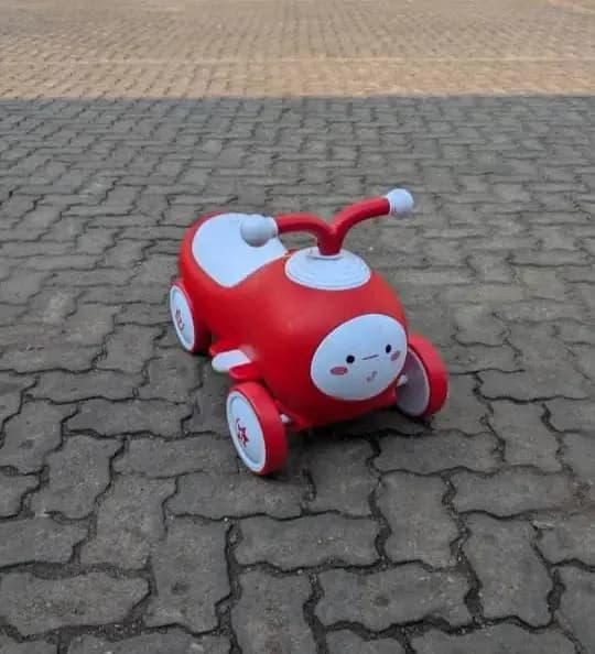 Kids Swing Car Ride-On Toy Car