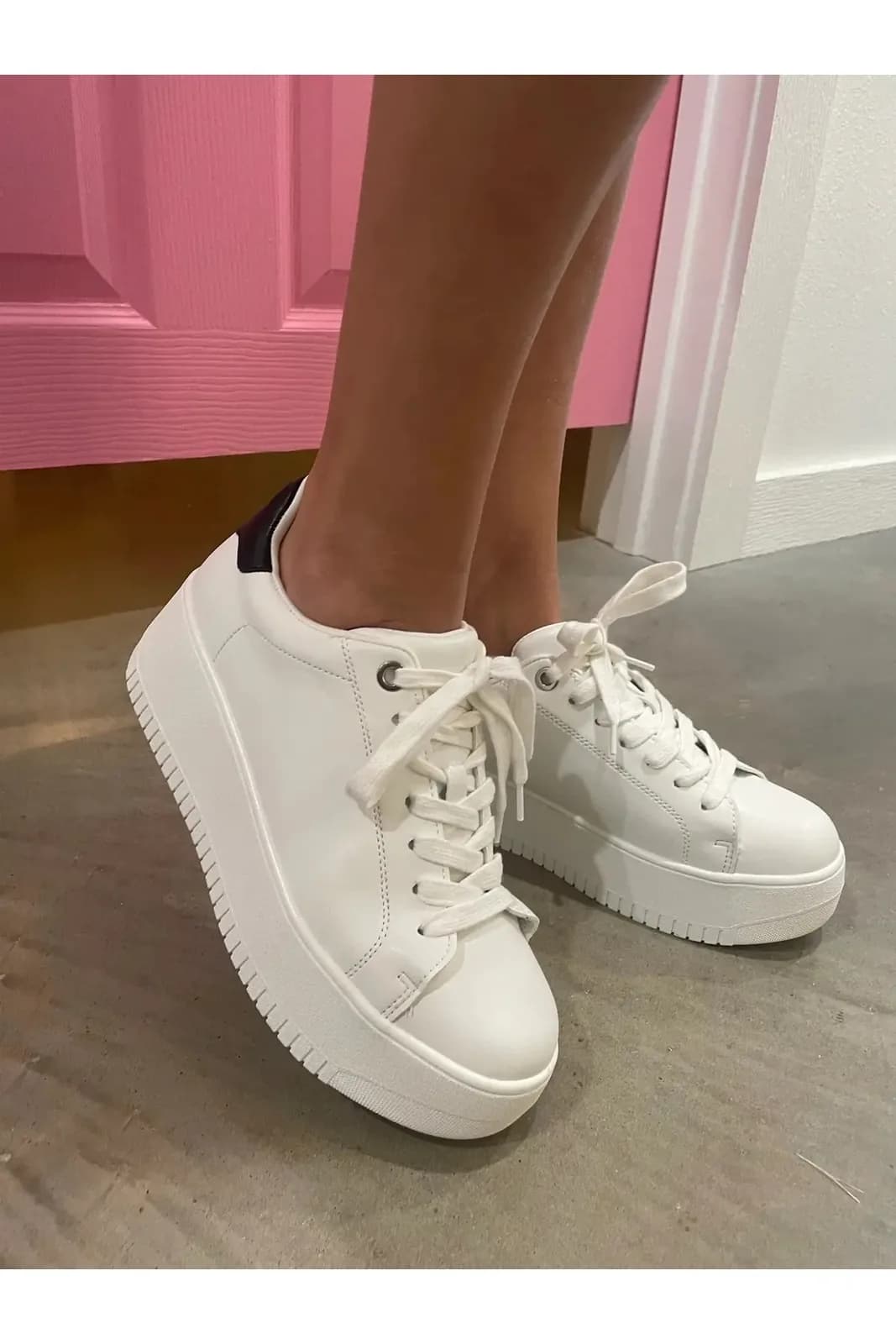 White & Black Platform Sneakers - Sleek & Modern Size 40