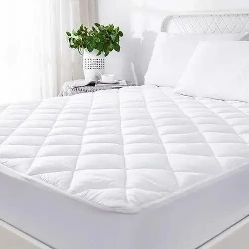 White Mattress Protector With Elastic