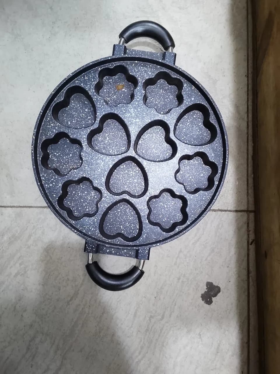 Non-Stick Multi-Cavity Cake & Pancake Pan (Heart & Flower Cavities)