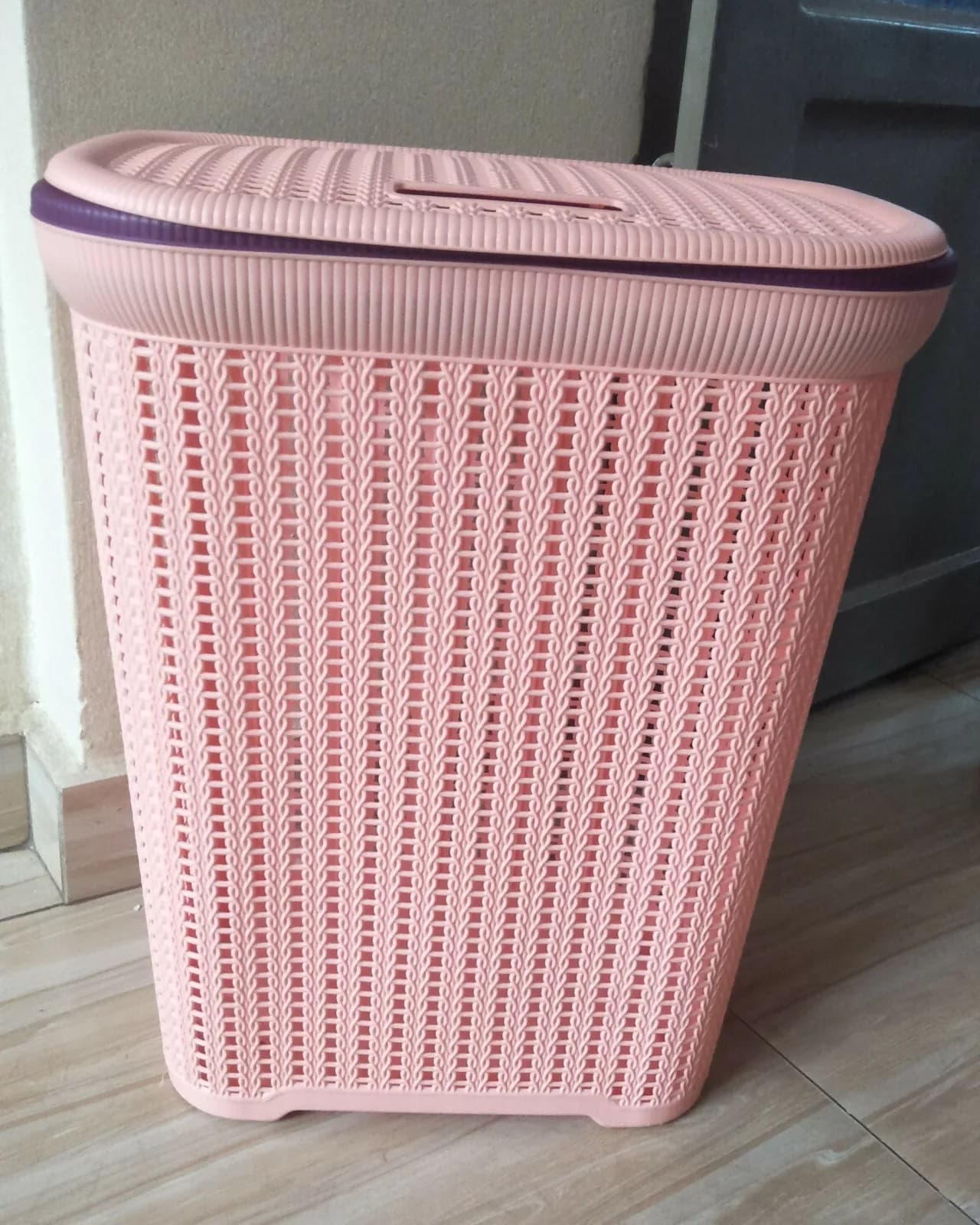 Rectangular Plastic Woven Laundry Hamper with Lid