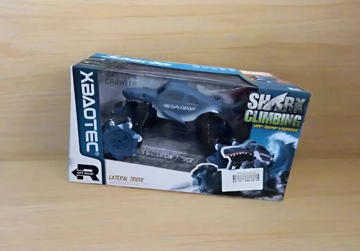 Remote-Controlled Toy Truck Shark Climbing Off-Road Vehicle