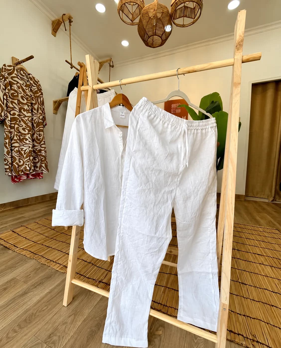 Men’s Linen Shirt & Drawstring Pants Set – White & Black