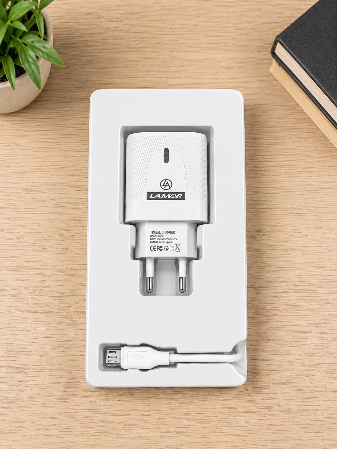 LAMAR USB Travel Charger with Micro USB Cable