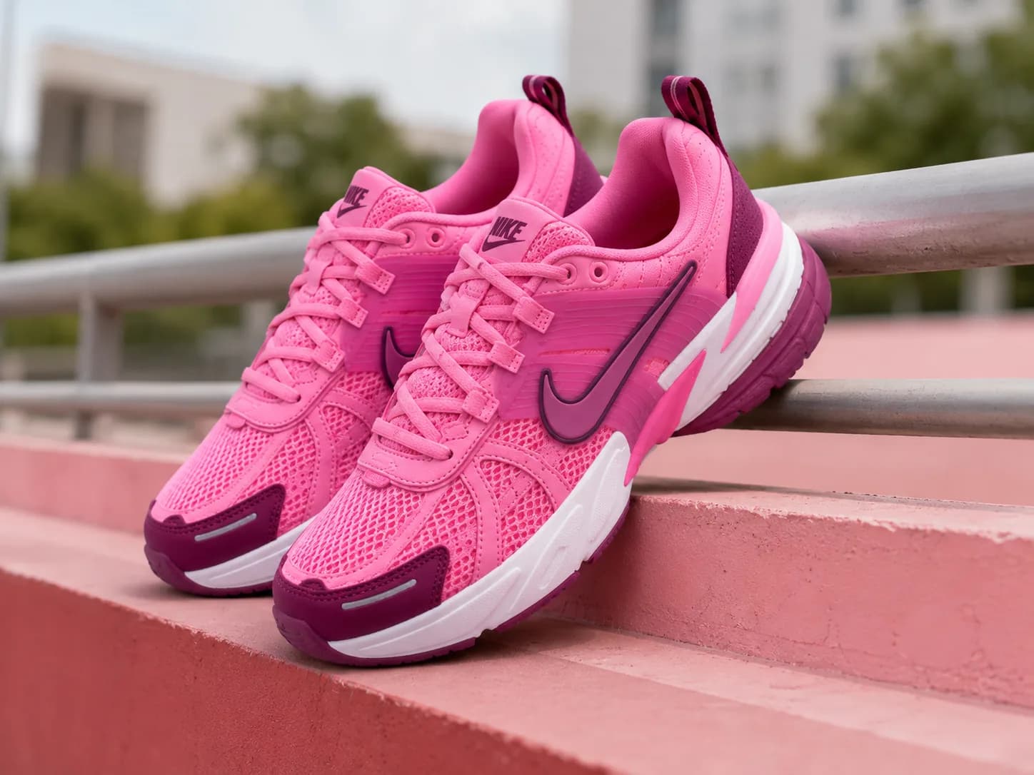 Nike Women’s Pink Sport Sneakers – Pink & Magenta