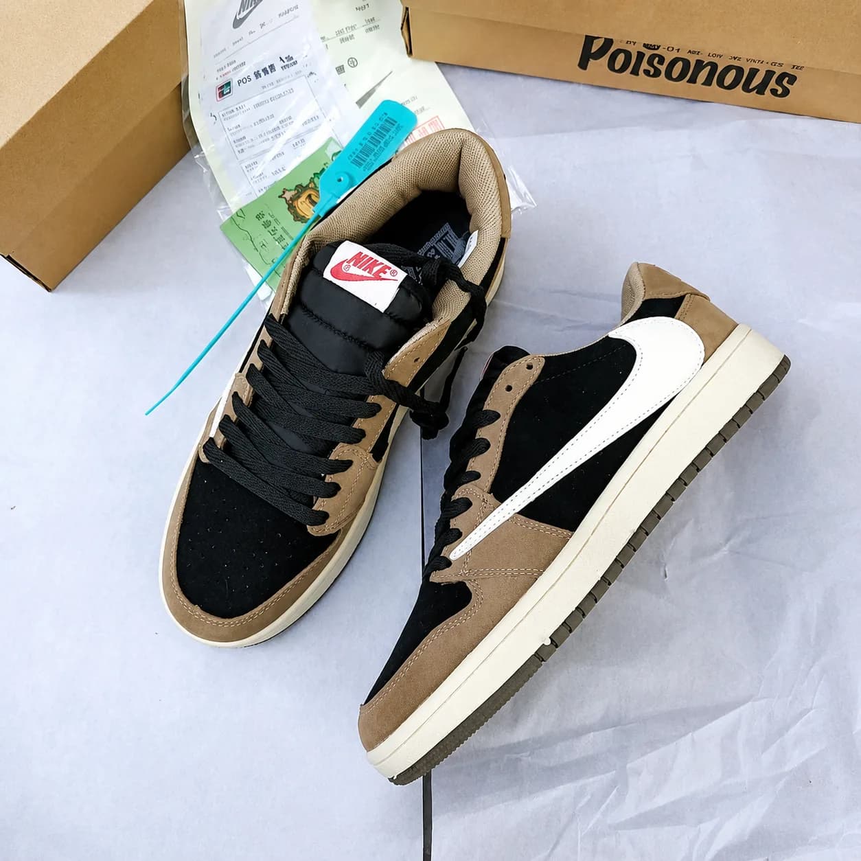 Black & Taupe Low-Top Casual Sneakers