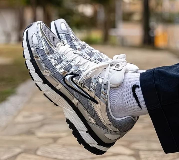 Nike-Style Running Sneakers – White & Grey