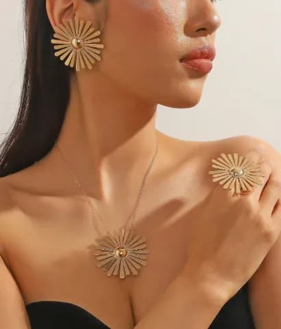 3 Piece Flower Pendant Necklace,