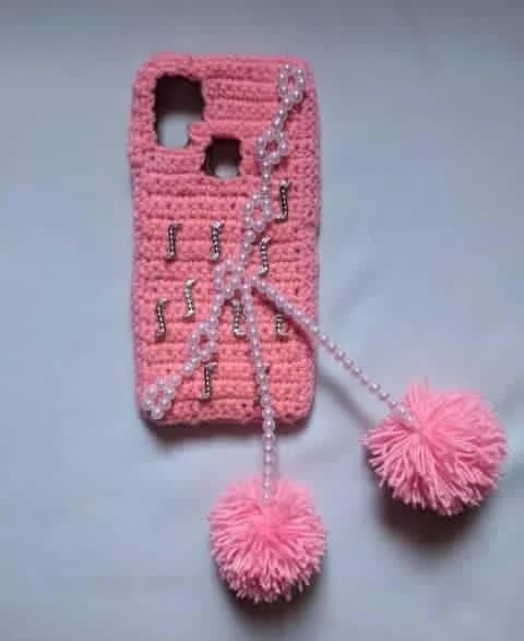 Crochet phone case
