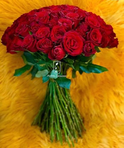 HAND GIFT FLOWER