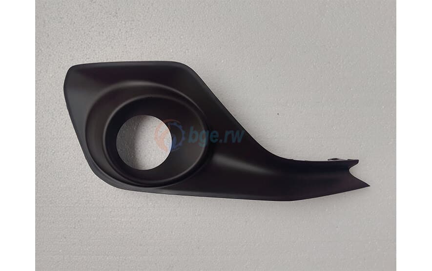 BEZEL, FRONT FOG LAMP RH (BLACK)