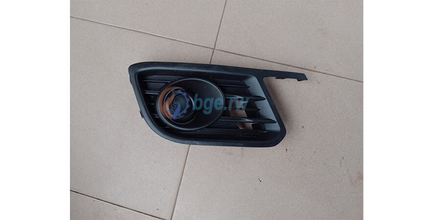 BEZEL,FRONT FOG LAMP, RH