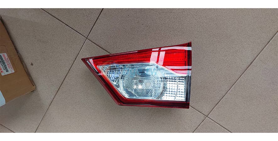 TAIL DOOR LAMP RH